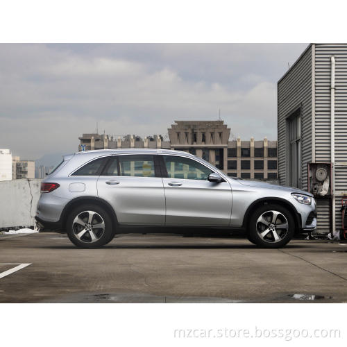 Mercedesbenz GLB 2023 GLB 200 Sporty SUV -brandstof Auto Grote ruimte Interieur Luxe 163 pk 1.3t op voorraad